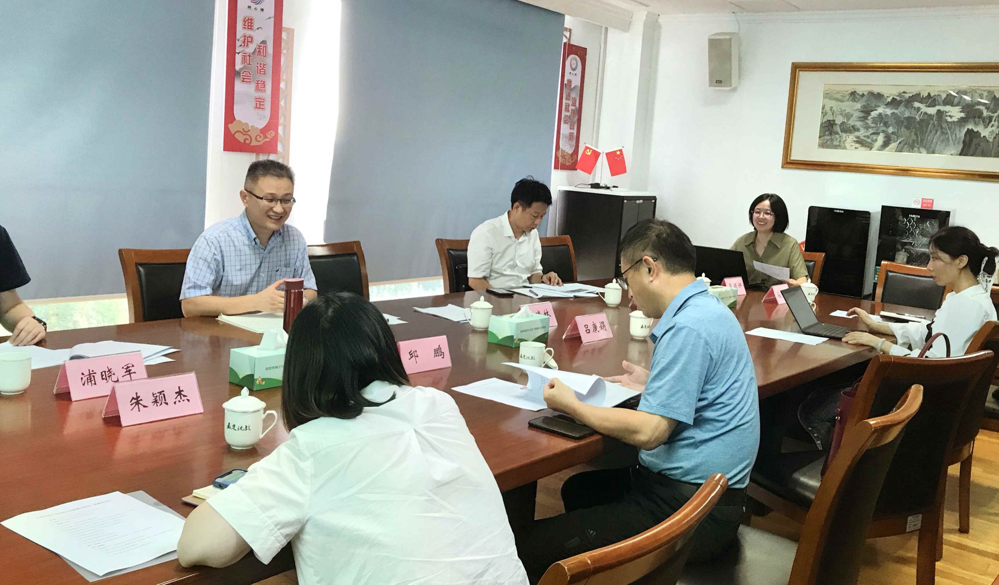 悉尼工商學院呂康娟教授帶隊前往嘉定區統戰部開展“上海氫能產業發展與實踐路徑研究”課題調研.jpg 悉尼工商學院呂康娟教授帶隊前往嘉定區統戰部開展“上海氫能產業發展與實踐路徑研究”課題調研.jpg