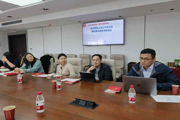 新社員_副本.jpg 新社員_副本.jpg