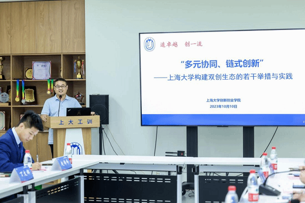 王馳老師.png 王馳老師.png