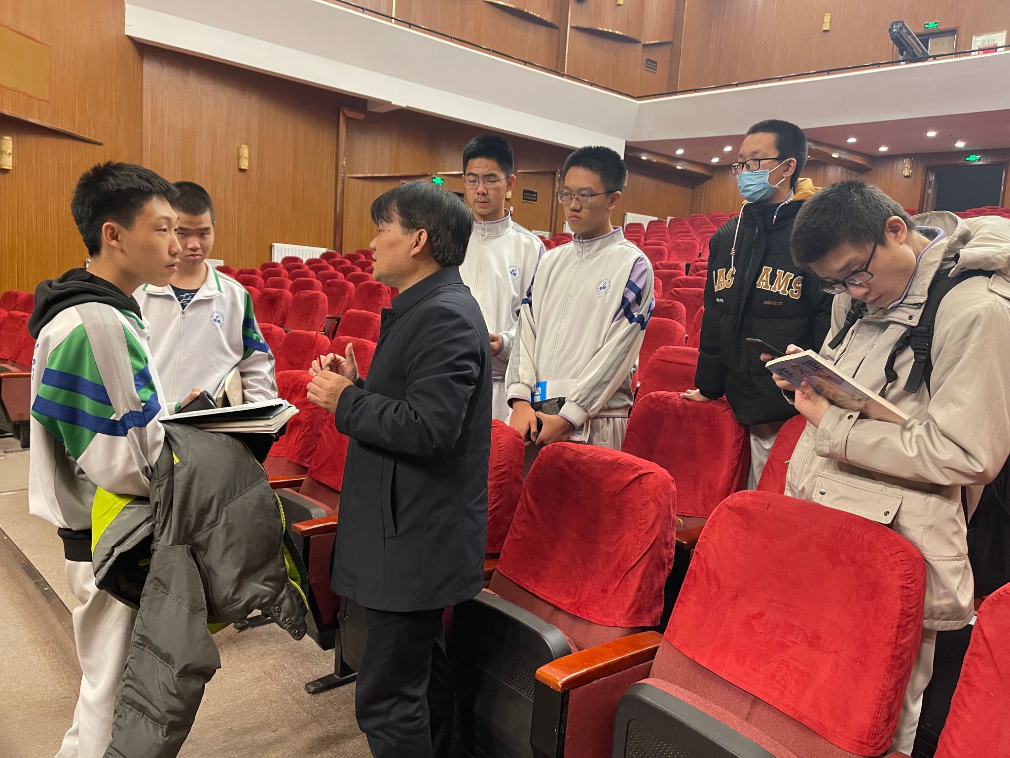 北京市八一中學宣講會 答疑.jpg 北京市八一中學宣講會 答疑.jpg